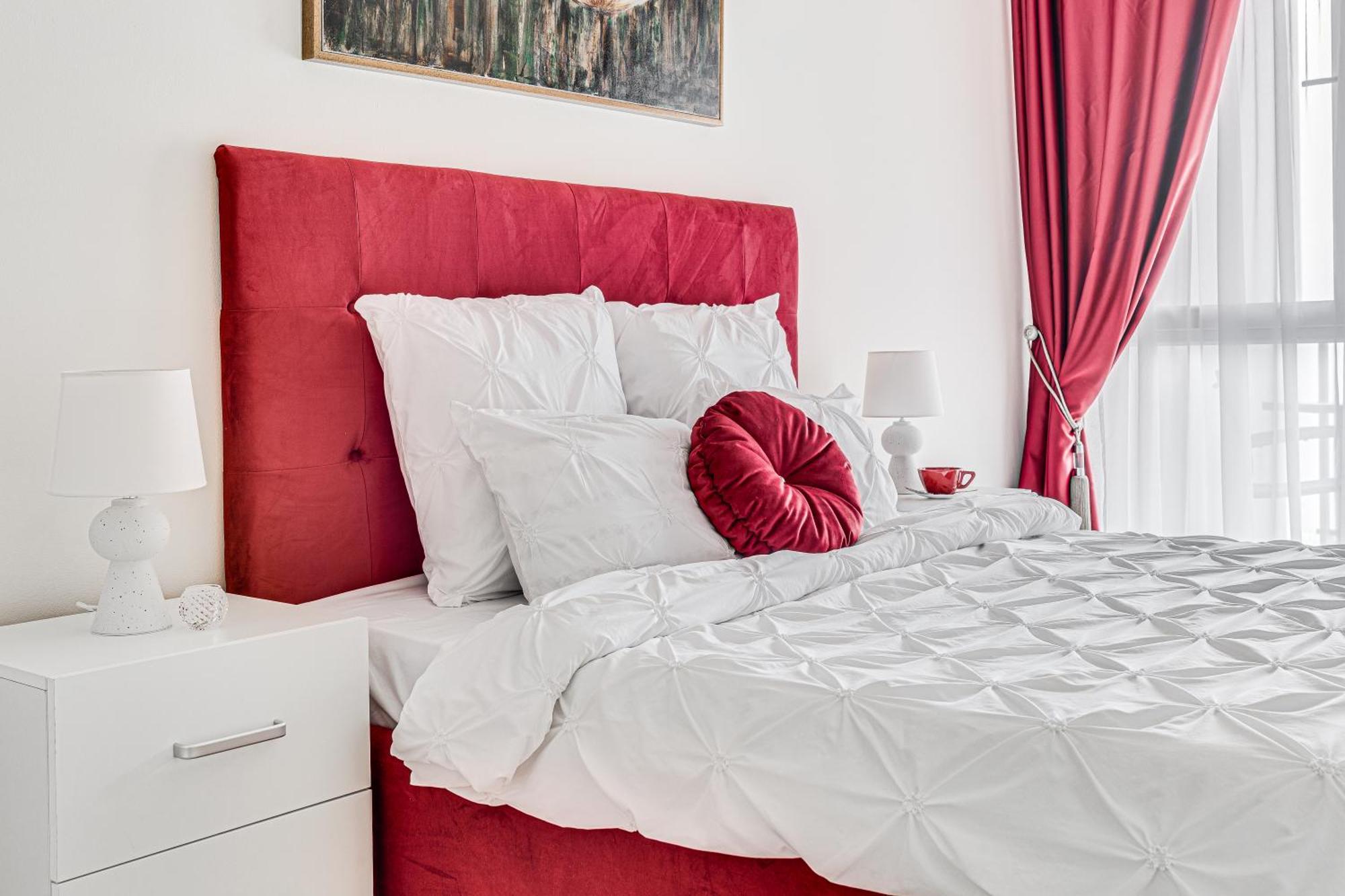 Ari - Ared Luxurious Apartments With Balcony & Free Parking Арад Екстериор снимка