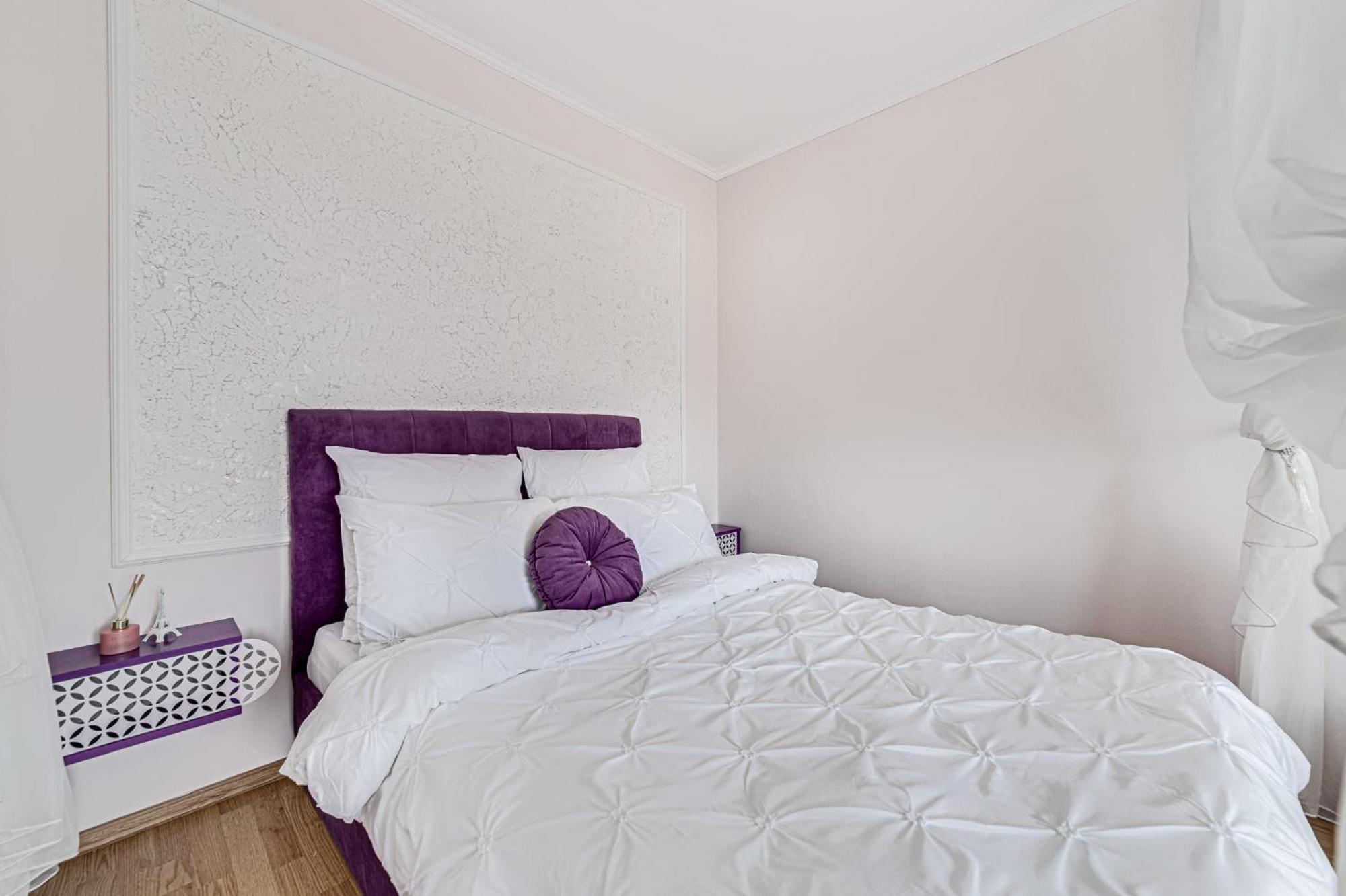 Ari - Ared Luxurious Apartments With Balcony & Free Parking Арад Екстериор снимка