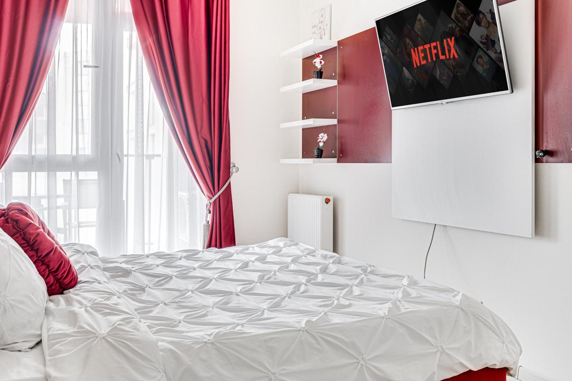 Ari - Ared Luxurious Apartments With Balcony & Free Parking Арад Екстериор снимка