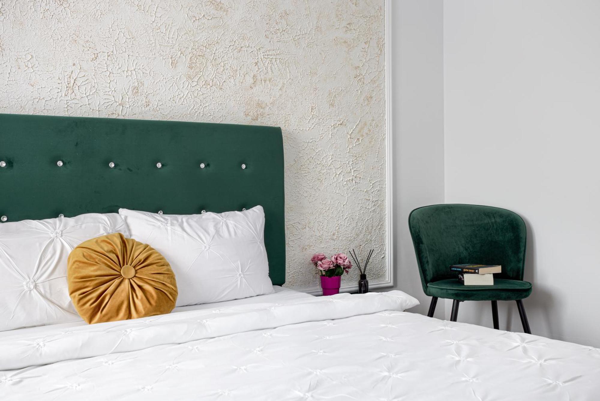 Ari - Ared Luxurious Apartments With Balcony & Free Parking Арад Екстериор снимка